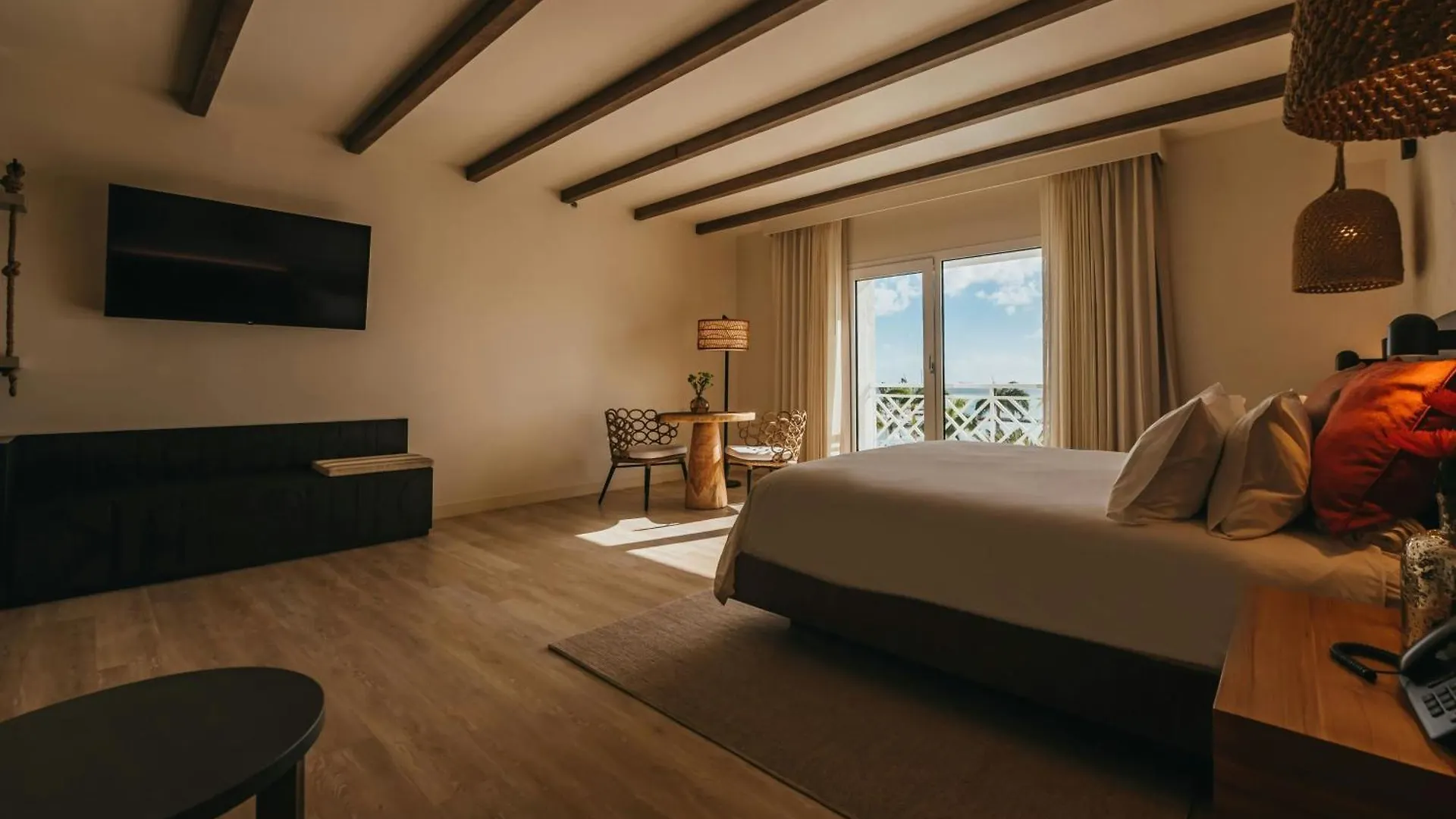 ****  Renaissance Wind Creek Aruba Resort Oranjestad Aruba