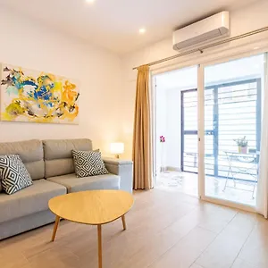 Nine O'clock Metrosol Apartment Seville