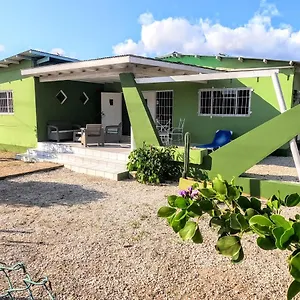 Traditional Aruban Close To Surfside Сasa de vacaciones