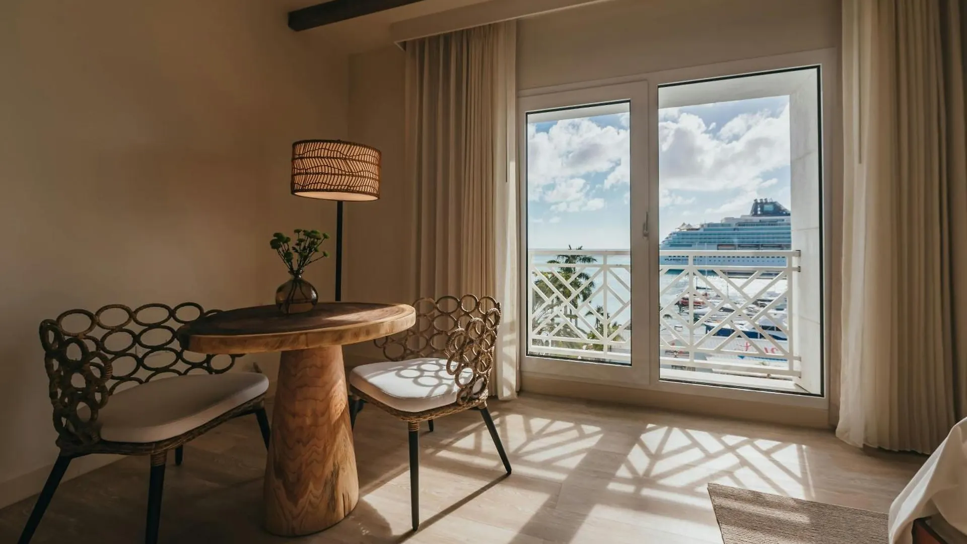 ****  Renaissance Wind Creek Aruba Resort Oranjestad Aruba